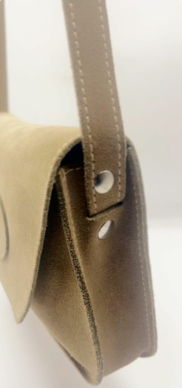 SAC BANDOULIÈRE EN DAIM – Image 2
