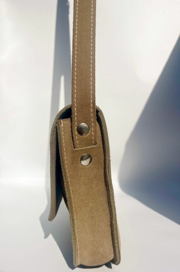 SAC BANDOULIÈRE EN DAIM – Image 4