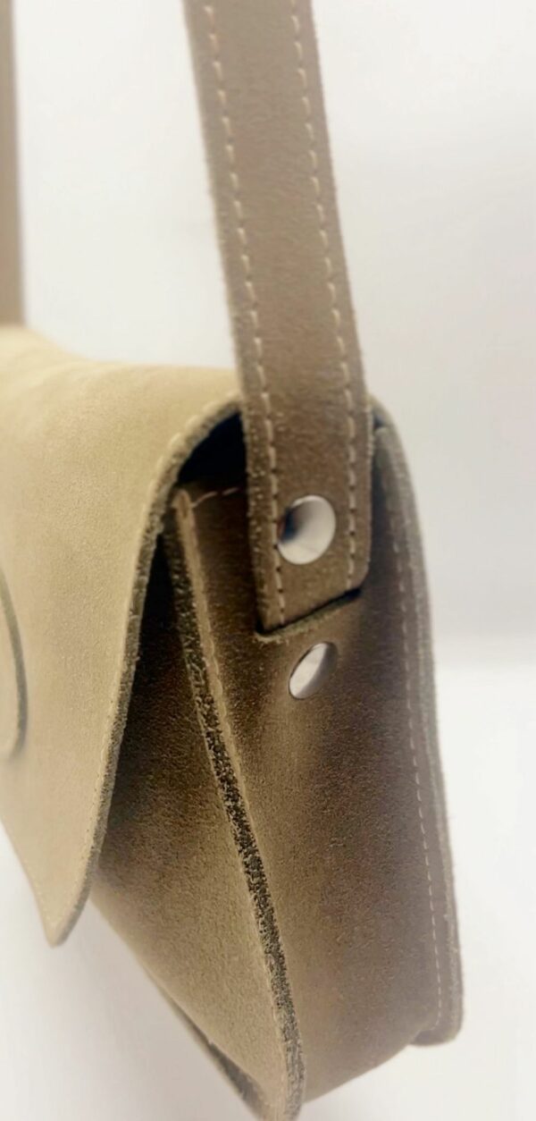 SAC BANDOULIÈRE EN DAIM – Image 5